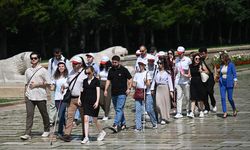 Görme engelli gençler 'Dinle Hisset Keşfet' projesi kapsamında Anıtkabir'i ziyaret etti