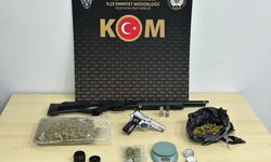 GÜNCELLEME - Edirne'de evinde uyuşturucu ve ruhsatsız silah bulunan zanlı tutuklandı