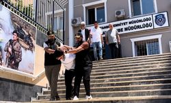 Güngören'de bir kişiyi silahla öldürdüğü iddia edilen zanlı valizde saklanırken yakalandı