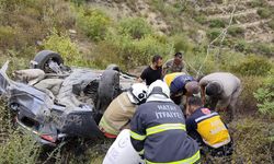 Hatay'da uçuruma yuvarlanan otomobildeki 4 kişi yaralandı