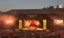 Hermanos Gutierrez müzik grubu Harbiye'de konser verdi
