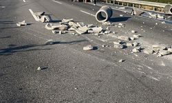 İstanbul-İzmir Otoyolu'nda akaryakıt tankerine çarpan tırın sürücüsü yaralandı