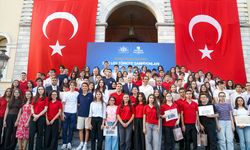 İstanbul Valisi Gül LGS sınavında tam puan alan 163 öğrenciyi ödüllendirdi: