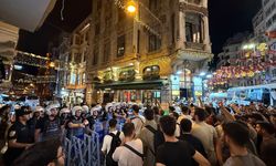 İstanbul'da STK'lerden Hazreti Muhammed'in karikatürünü yayımlayan dergiye tepki