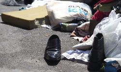 İzmir Karşıyaka'da toplanmayan çöpler tepkilere neden oluyor