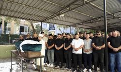 İzmir'de eski eşi tarafından bıçaklanarak öldürülen kadının cenazesi toprağa verildi