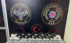 İzmir'de silah kaçakçılığı operasyonunda baba ve 2 oğlu yakalandı