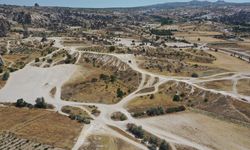Kapadokya'da bunaltıcı sıcaklar öğle vaktinde sakinliğe neden oluyor
