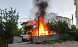 Karabük'te 3 katlı müstakil evde çıkan yangın söndürüldü
