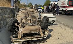 Kocaeli'de devrilen otomobildeki 4 kişi yaralandı