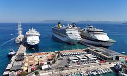 Kuşadası'na 4 kruvaziyerle 6 bin 298 turist geldi