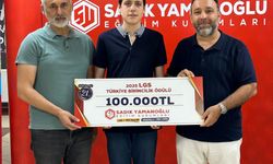 LGS birincisi 100 bin liralık başarı ödülünü Yetim Vakfına bağışladı