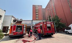 Mersin'de eski hastane binasında çıkan yangın söndürüldü