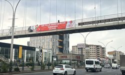 MHP İl Başkanlığı, Diyarbakır'da sokaklara 'Terörsüz Türkiye' sürecine destek için pankart astı