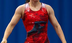 Milli güreşçiler, Macaristan'daki turnuvada birer altın ve bronz madalya kazandı