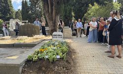 Oyuncu Genco Erkal, vefatının 1. yılında kabri başında anıldı