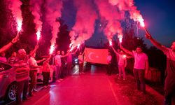 Sakarya'da köylüler, '15 Temmuz Demokrasi ve Milli Birlik Günü'nde araç konvoyu oluşturdu