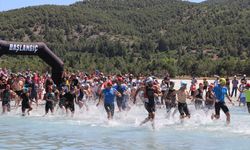 Salda Gölü'nde triatlon heyecanı yaşandı