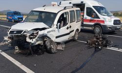 Samsun'da otomobille hafif ticari araç çarpıştı, 1 kişi öldü, 1 kişi yaralandı