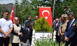 Şehit öğretmen Necmettin Yılmaz kabri başında anıldı