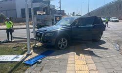Sivas'ta cip ile otomobil çarpıştı, 4 kişi yaralandı