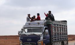 Süveyda'da zorla yerinden edilen Bedevi Arap aileler tahliye edildi