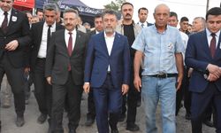 Tarım ve Orman Bakanı Yumaklı'dan, orman yangını şehitlerinden Kocaman'ın ailesine taziye ziyareti