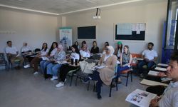 Tokat'ta Yunus Emre Enstitüsünün yaz okullarına katılan yabancı öğrenciler Türkçe öğreniyor