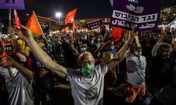 Gazze Şeridi'nin işgaline karşı çıkan İsrailliler, Tel Aviv'de otoyol kapattı