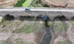 Tunca Nehri'nin bazı bölümlerinde kuraklık ve sıcaklık nedeniyle su akmıyor