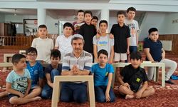 Kur'an kursu öğrencileri harçlıklarını Gazze'ye bağışladı