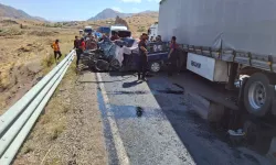 Son dakika: Hakkari-Van Karayolunda Feci Kaza: 4 Ölü, 2 Yaralı