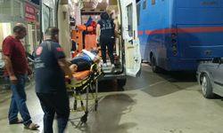 Adana'da devrilen motosikletteki 2 kişi yaralandı