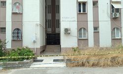 Adana'da merdiveni çöken apartmanda mahsur kalan 20 kişiyi itfaiye kurtardı