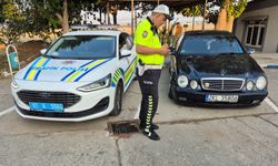Adana'da trafik güvenliğini tehlikeye düşüren gelin arabasının sürücüsüne ceza