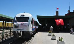 Afyonkarahisar'dan Dumlupınar'a tren yolculuğunda 'Büyük Zafer' anlatıldı