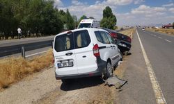 Ağrı'da İl Sağlık Müdürü Beşer ile 6 kişi trafik kazasında yaralandı