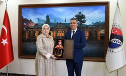 AK Parti Genel Merkez Kadın Kolları Başkanı Ercan, Ardahan'da ziyaretlerde bulundu