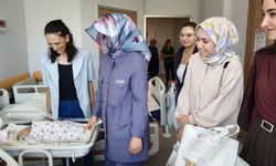 AK Parti kadın kolları, Dünya Emzirme Haftası'nda annelerle buluştu