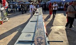 Aydın'da 13 metre 20 santimetre uzunluğunda pide yapıldı