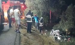 Aydın'da şarampole devrilen otomobildeki 2 kişi öldü, 1 çocuk yaralandı