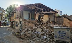 Balıkesir Sındırgı merkezli depremin yol açtığı yıkım dronla görüntülendi