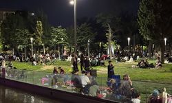 Balıkesir'deki depremin ardından İstanbul'da vatandaşlar parklarda ve millet bahçelerinde toplandı