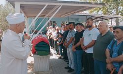 Balıkesir'deki fabrika yangınında yaşamını yitiren 2 işçi son yolculuğuna uğurlandı