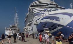 Bodrum'a iki kruvaziyer 3 bin 907 yolcu getirdi