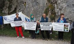 Bosna Hersek'teki savaşta 33 yıl önce kurşuna dizilen 224 sivil törenle anıldı