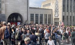 Brüksel'de uluslararası gazeteciler İsrail'in Gazze'de meslektaşlarını katletmesini protesto etti
