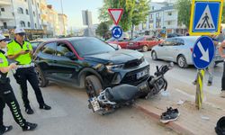 Bursa'da cip ile çarpışan motosikletteki 2 kişi yaralandı