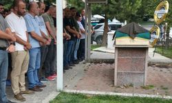 Bursa'da havuzda fenalaşan ve hastanede hayatını kaybeden çocuğun cenazesi defnedildi