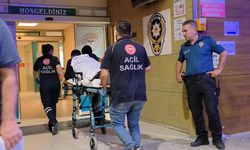 Bursa'da kavgayı ayırmaya çalışan güvenlik görevlisi bıçakla yaralandı